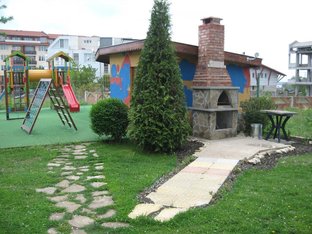 Chateau Aheloy Pomorie Bagian luar foto