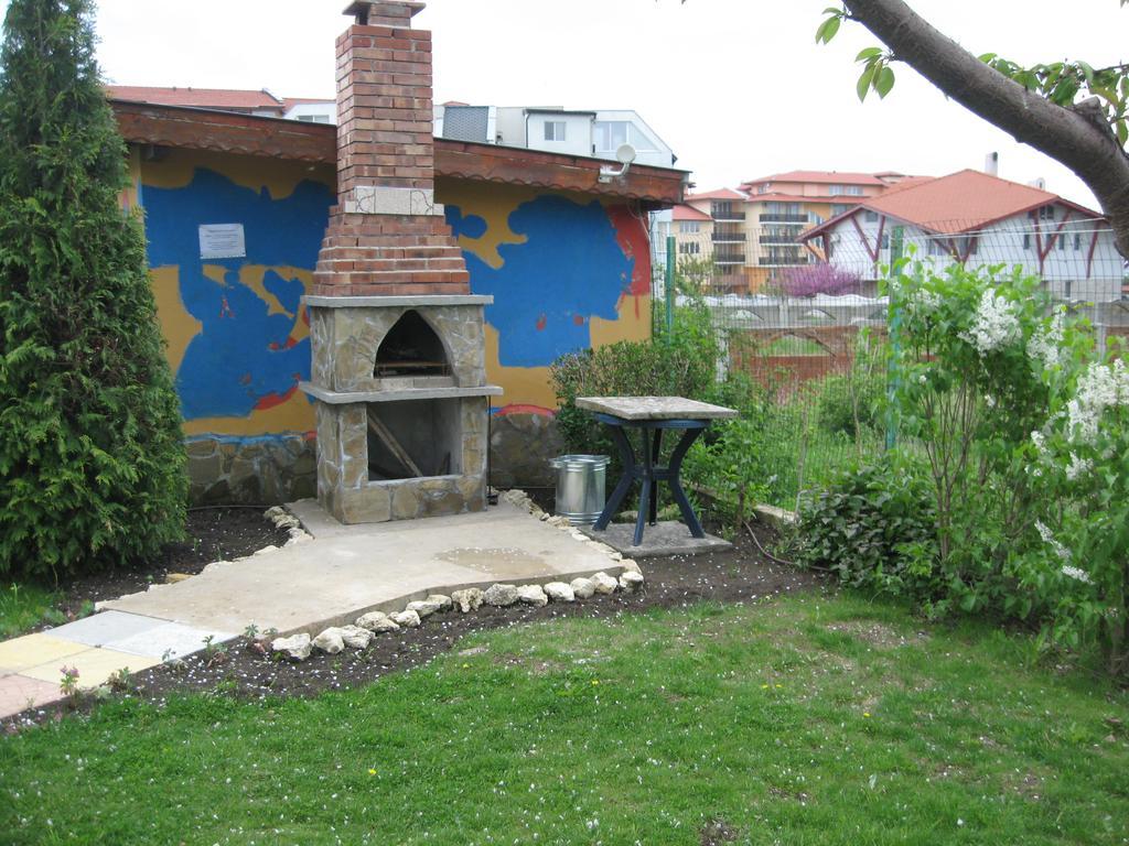 Chateau Aheloy Pomorie Bagian luar foto
