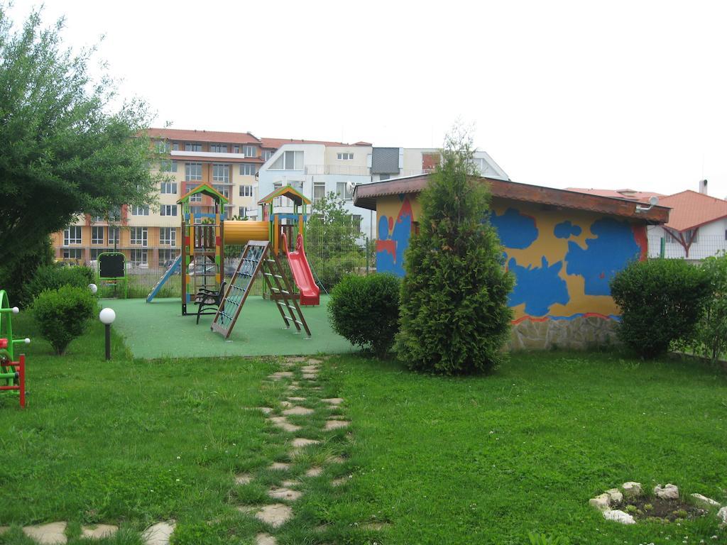 Chateau Aheloy Pomorie Bagian luar foto