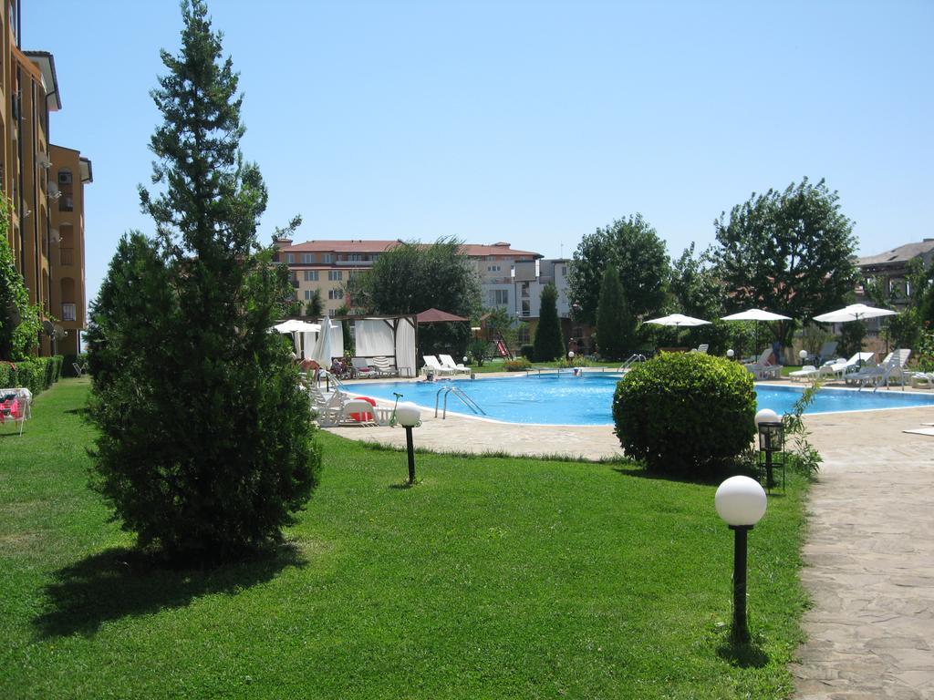 Chateau Aheloy Pomorie Bagian luar foto