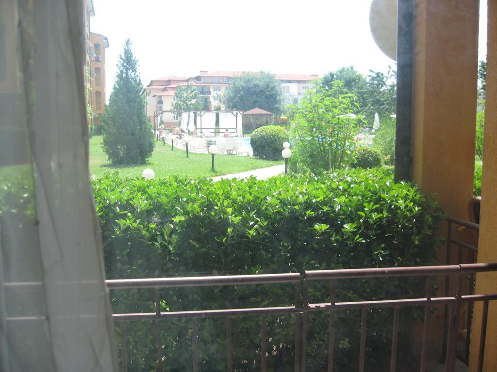 Chateau Aheloy Pomorie Bagian luar foto