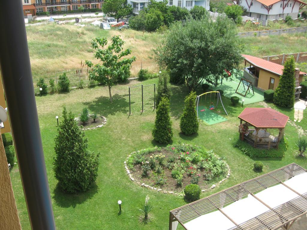 Chateau Aheloy Pomorie Bagian luar foto
