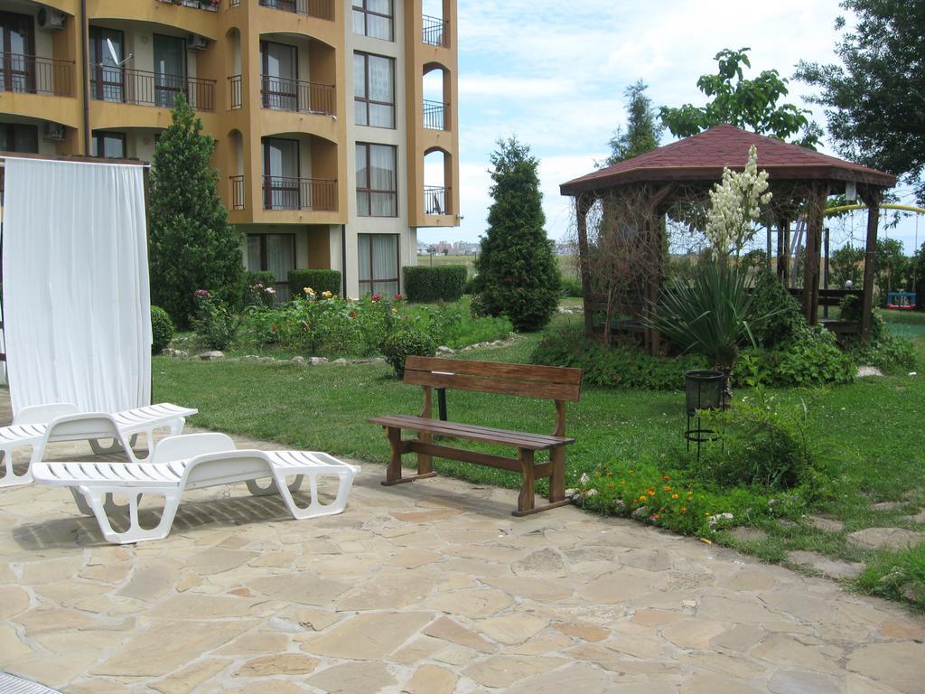 Chateau Aheloy Pomorie Bagian luar foto