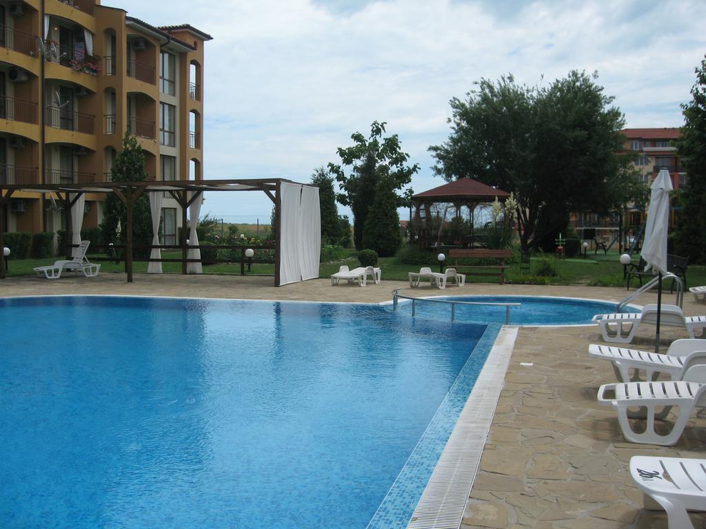 Chateau Aheloy Pomorie Bagian luar foto