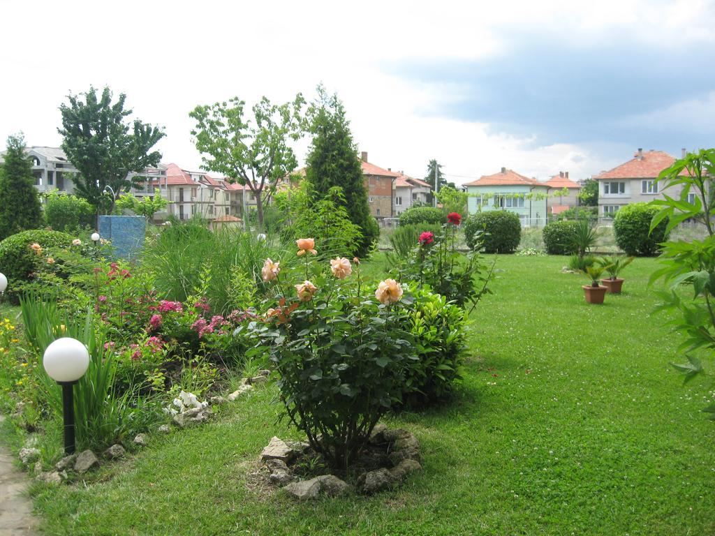 Chateau Aheloy Pomorie Bagian luar foto