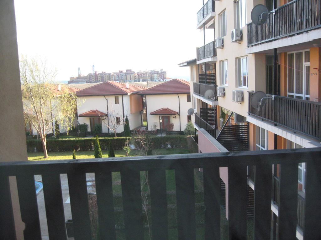 Chateau Aheloy Pomorie Bagian luar foto