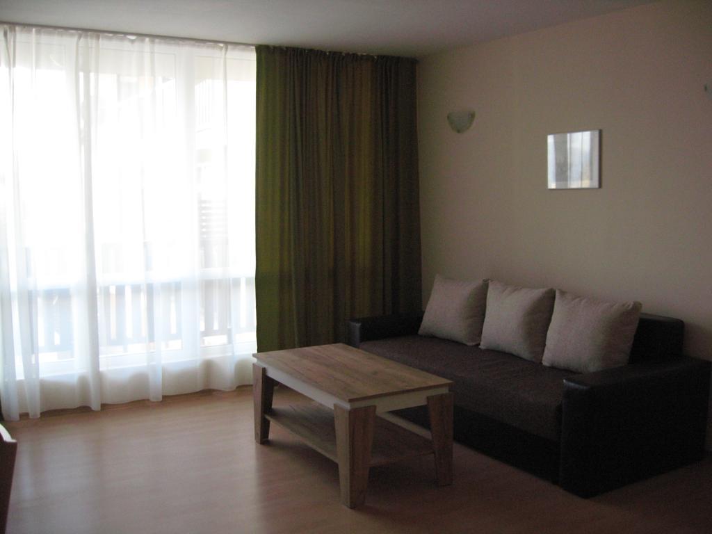 Chateau Aheloy Pomorie Bagian luar foto