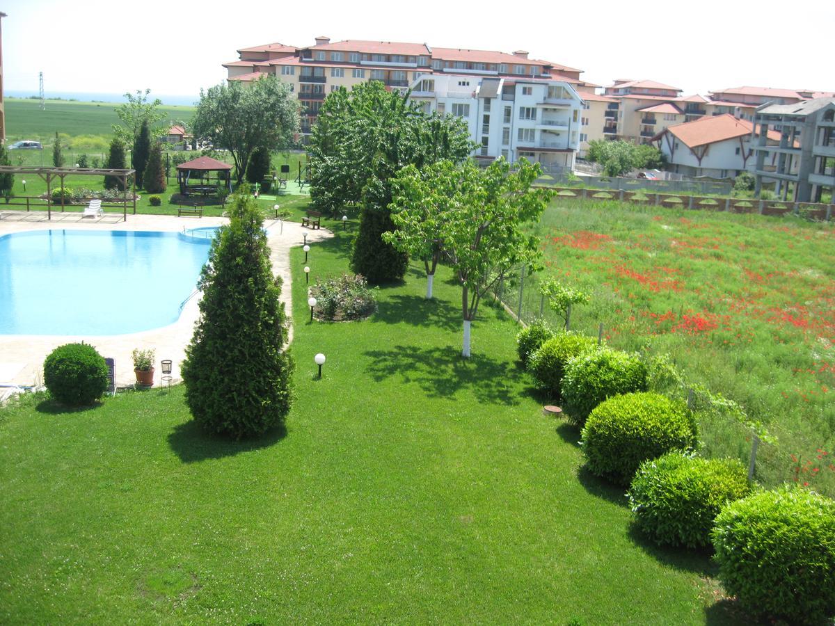 Chateau Aheloy Pomorie Bagian luar foto
